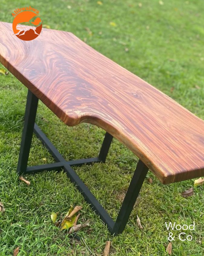 Table basse en mahogany : 120cm / 55cm